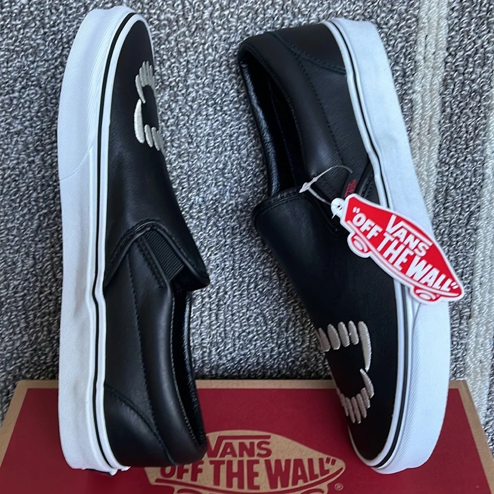 Vans Classic Slip-On Fangs Black/True White MENS - Picture 12 of 16